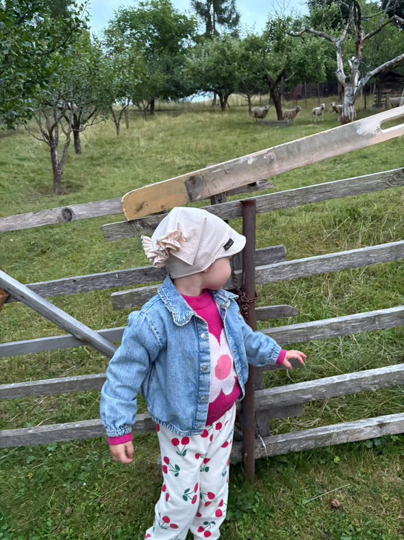 Detská šatka na hlavu s volánom Bavlna - PIESKOVÁ 14