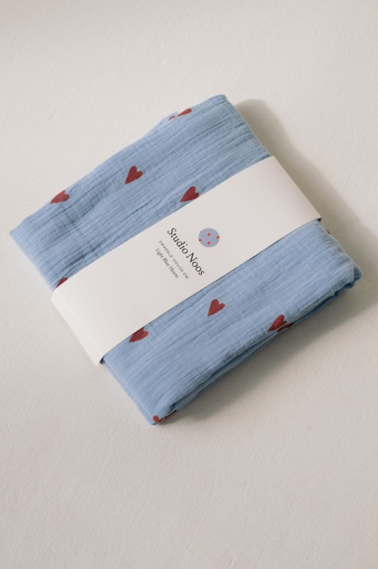 STUDIO NOOS - SWADDLE ZAVINOVAČKA Print Medium | Blue Hearts 1