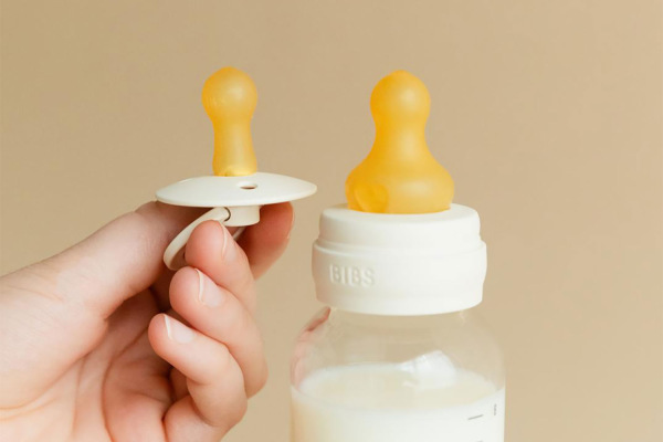 BIBS Antikoliková sklenená fľaša s kaučukovým cumlíkom 120ml, Baby Blue 2