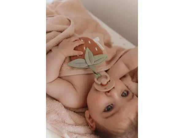 Prívesok na cumlík Jahoda 3