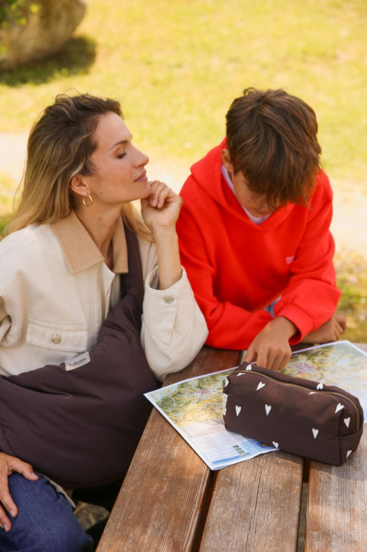 STUDIO NOOS - Puffy POUCH - kabelka | Brown Hearts 1