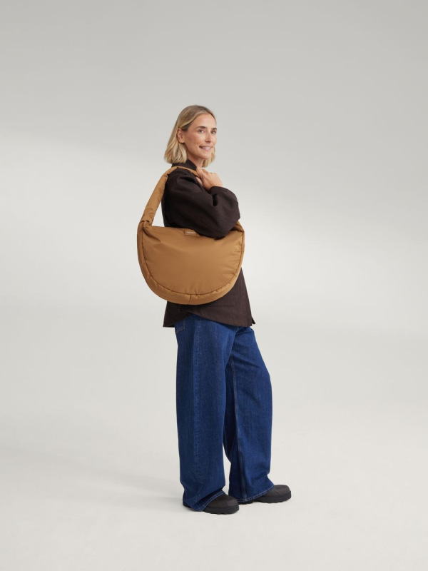 STUDIO NOOS - Technical Puffy Cross Body bag | Honey Brown 8