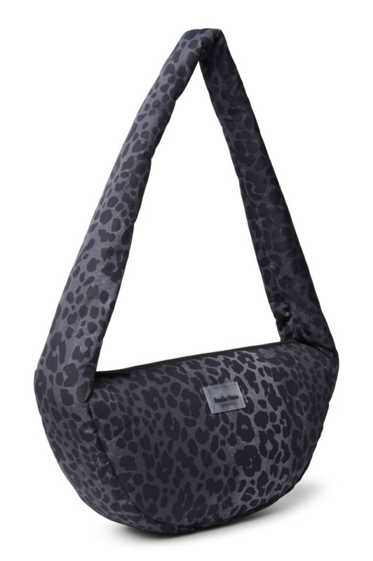 STUDIO NOOS - Puffy Mini Cross Body Bag | Leopard 1