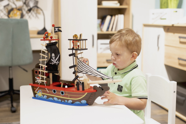 Dřevěná pirátská loď 8