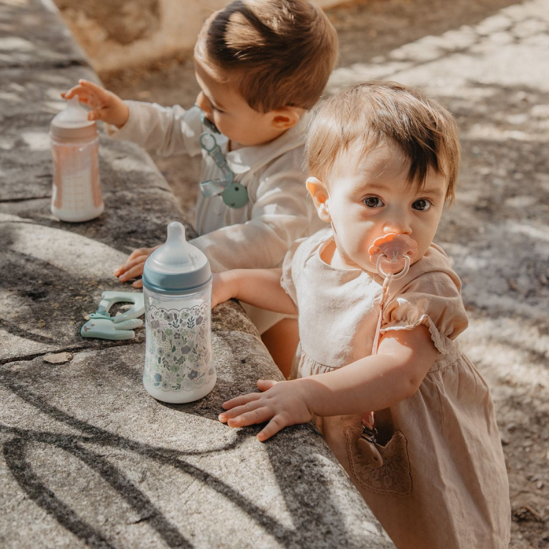 SUAVINEX | Cumlík SX PRO fyziologický WONDERLAND NEW 6/18m - tmavoružový králik 2