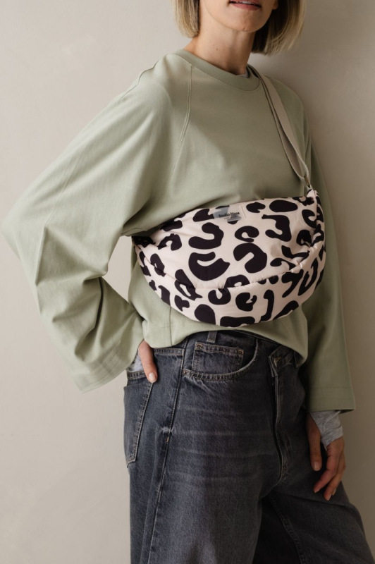 STUDIO NOOS - Puffy Adult FANNY kabelka | Holy Cow 1