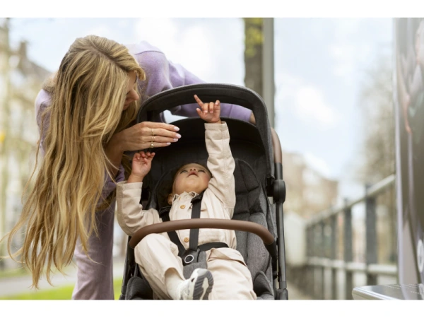 Soho kočík Essential Graphite 19