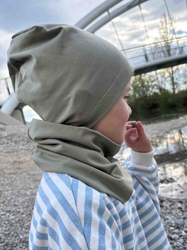 Prechodná detská čiapka jednovrstvová hladká OLIVOVÁ 6