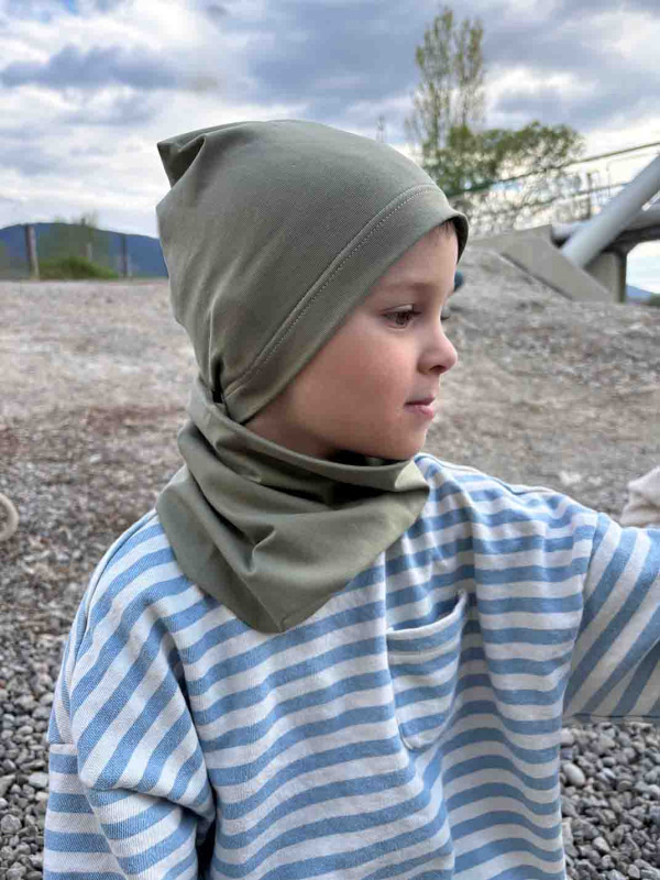 Prechodná detská čiapka jednovrstvová hladká OLIVOVÁ 7