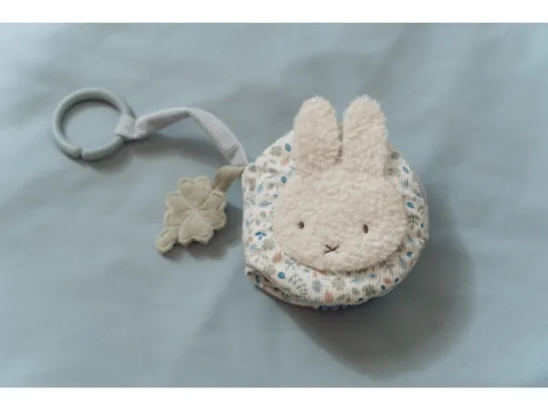 Závesná textilná knižka králiček Miffy Lucky Leaves 6