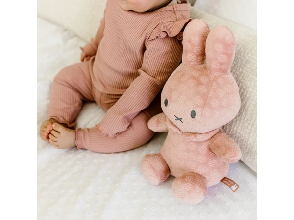 Králiček Miffy Pink Flower 20 cm 2