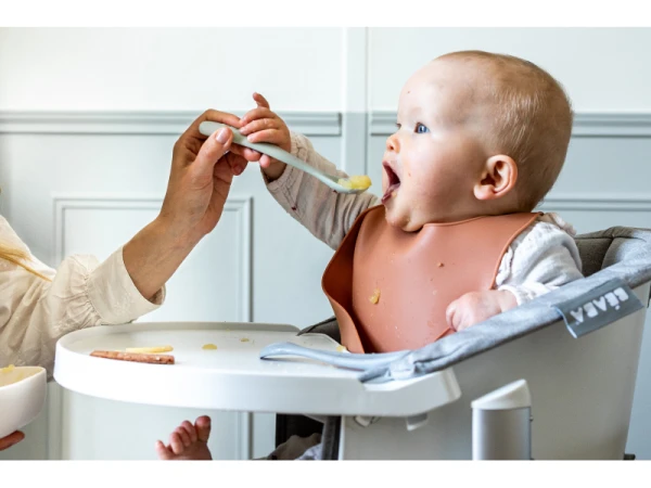 Prvé lyžičky silikónové 2 ks s puzdrom Pebble Green 3