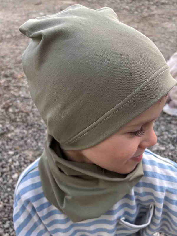 Prechodná detská čiapka jednovrstvová hladká OLIVOVÁ 5