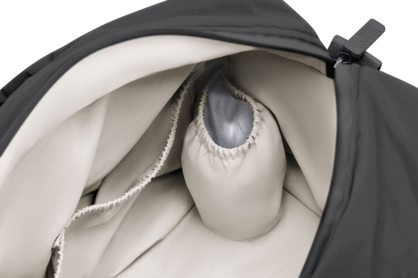 Prebaľovacia taška, Carbon Black 10