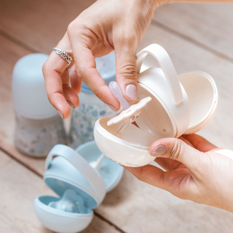 SUAVINEX | DUO krabička na cumlíky WONDERLAND NEW - ružový králik 1