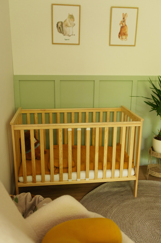 KLUPS Posteľ s madlom IWON borovica 120x60 1