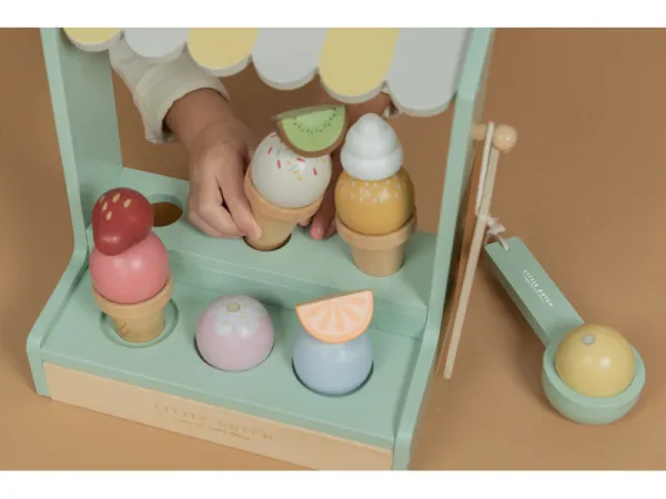 Zmrzlinový stánok drevený 6