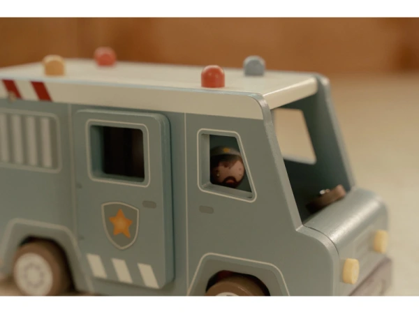Policajná dodávka drevená 15
