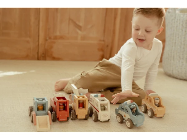 Policajné auto drevené 13