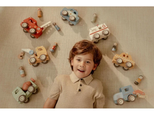 Policajné auto drevené 12