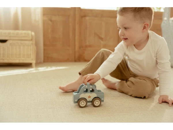 Policajné auto drevené 11