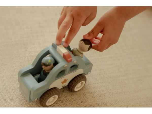 Policajné auto drevené 10