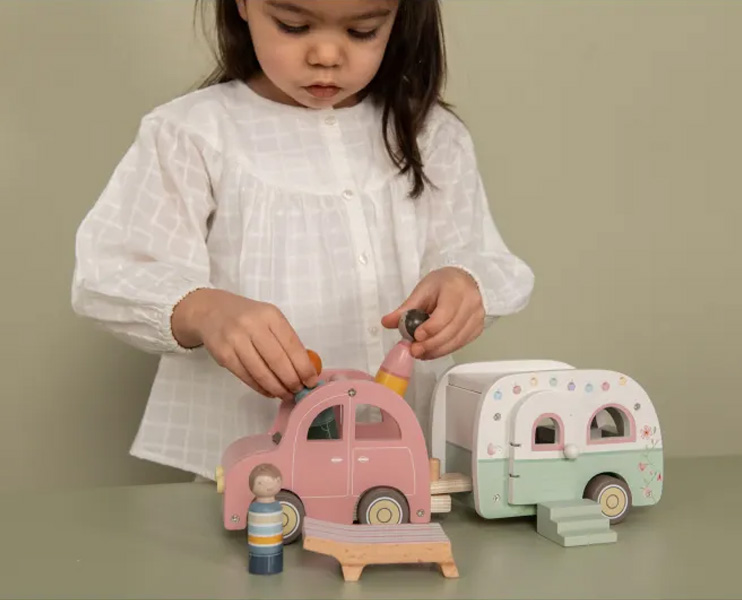 Drevené hračky pre bábätká a deti od Little Dutch – učenie hrou