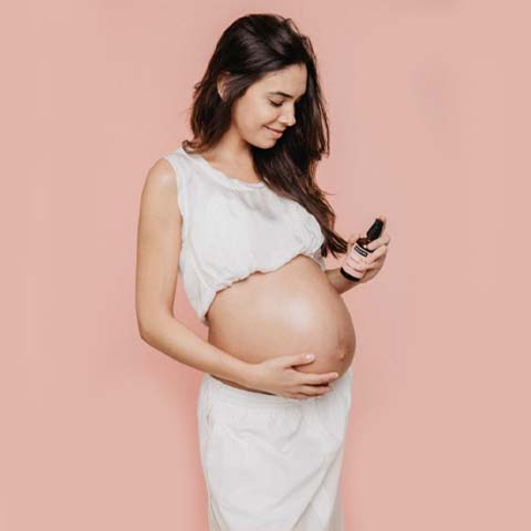 Krémy na strie a olejčeky pre mamičky