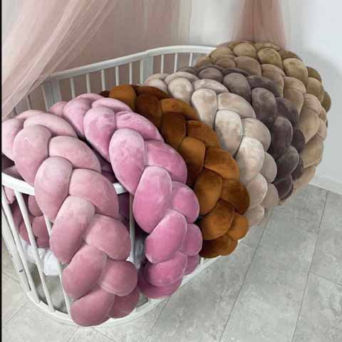 Pletenec do postieľky vrkoč pre bábätká BySues